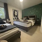 Neu Grosse Und Gemuetliche In I Kamin I Ruhige Sonnenterrasse I Parkplatz Kostenfrei 公寓