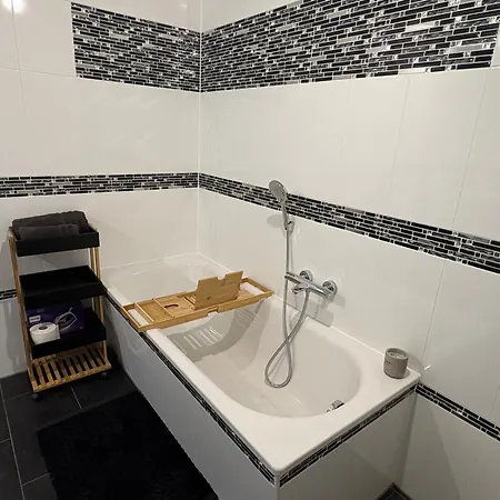 Neu Grosse Und Gemuetliche In I Kamin I Ruhige Sonnenterrasse I Parkplatz Kostenfrei Appartement