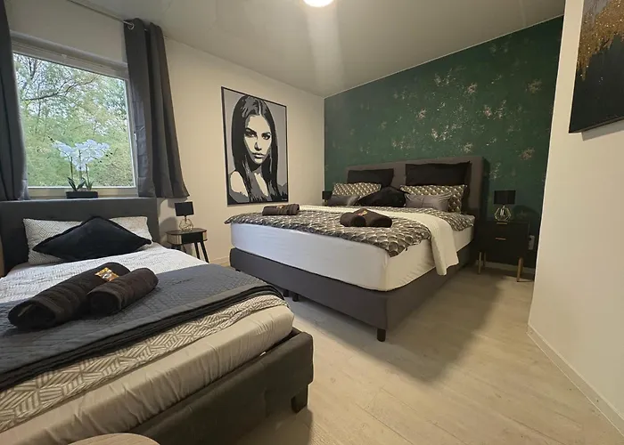 Neu Große Und Gemütliche In I Kamin I Ruhige Sonnenterrasse I Parkplatz Kostenfrei Apartamento