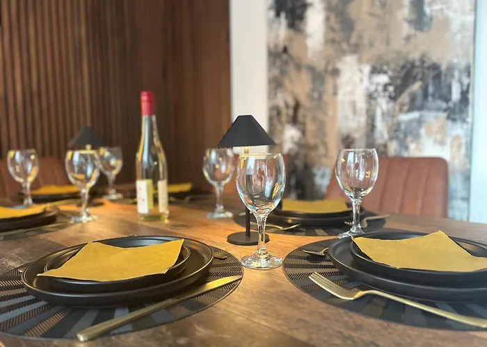 Neu Grosse Und Gemuetliche In I Kamin I Ruhige Sonnenterrasse I Parkplatz Kostenfrei Apartment Dresden