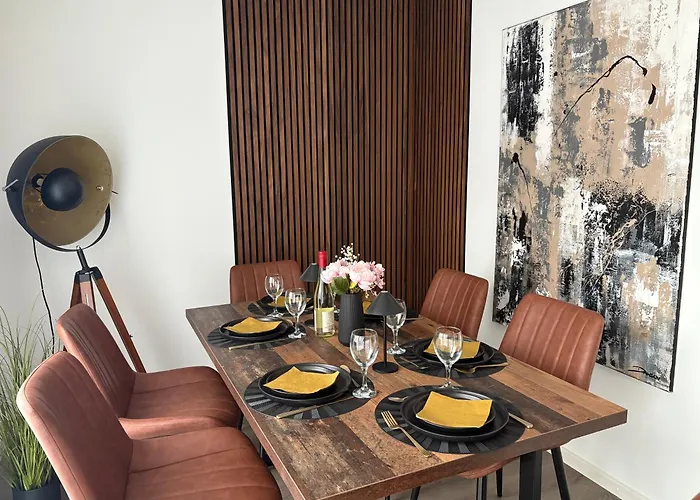 Neu Große Und Gemütliche In I Kamin I Ruhige Sonnenterrasse I Parkplatz Kostenfrei *