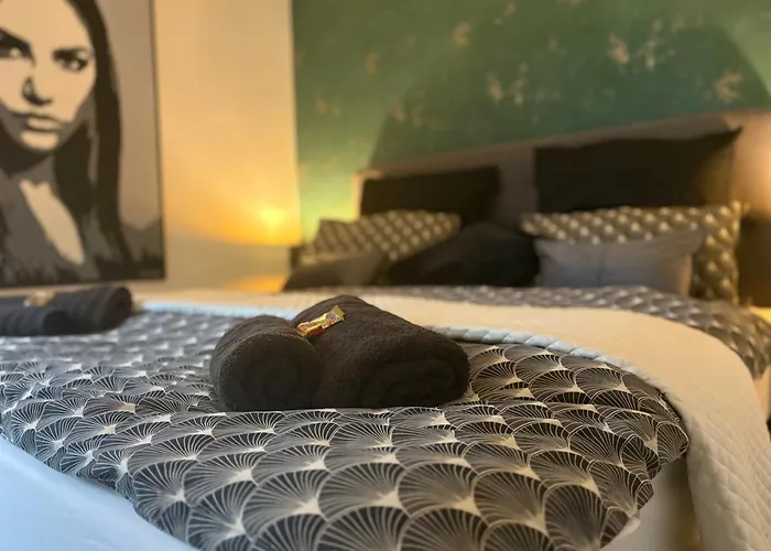 Neu Große Und Gemütliche In I Kamin I Ruhige Sonnenterrasse I Parkplatz Kostenfrei Apartamento