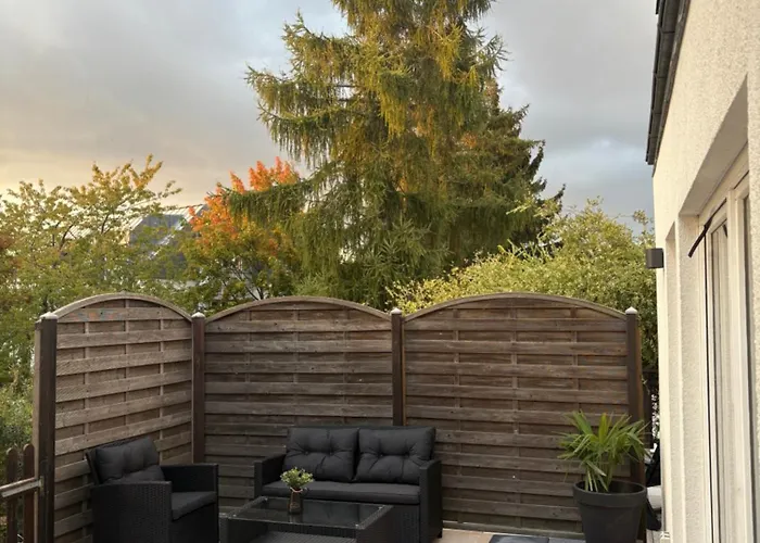 Neu Grosse Und Gemuetliche In I Kamin I Ruhige Sonnenterrasse I Parkplatz Kostenfrei Apartman