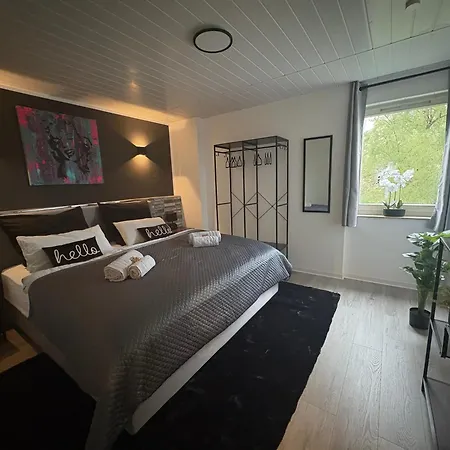 Neu Grosse Und Gemuetliche In I Kamin I Ruhige Sonnenterrasse I Parkplatz Kostenfrei Apartman *